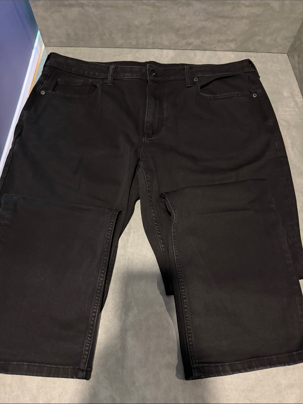True Classic Men's Black Comfort Jeans 38